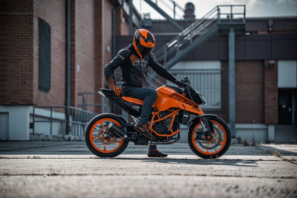 KTM 390 Duke 2024: questioni di famiglia
